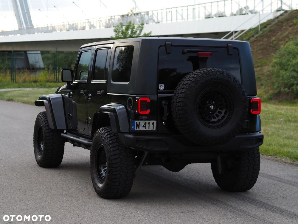Jeep Wrangler Unlimited 3.8 Automatik Sahara - 9