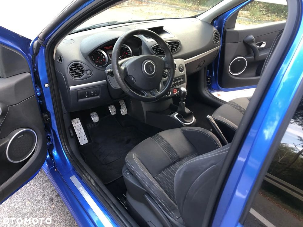 Renault Clio 2.0 16V Sport - 11