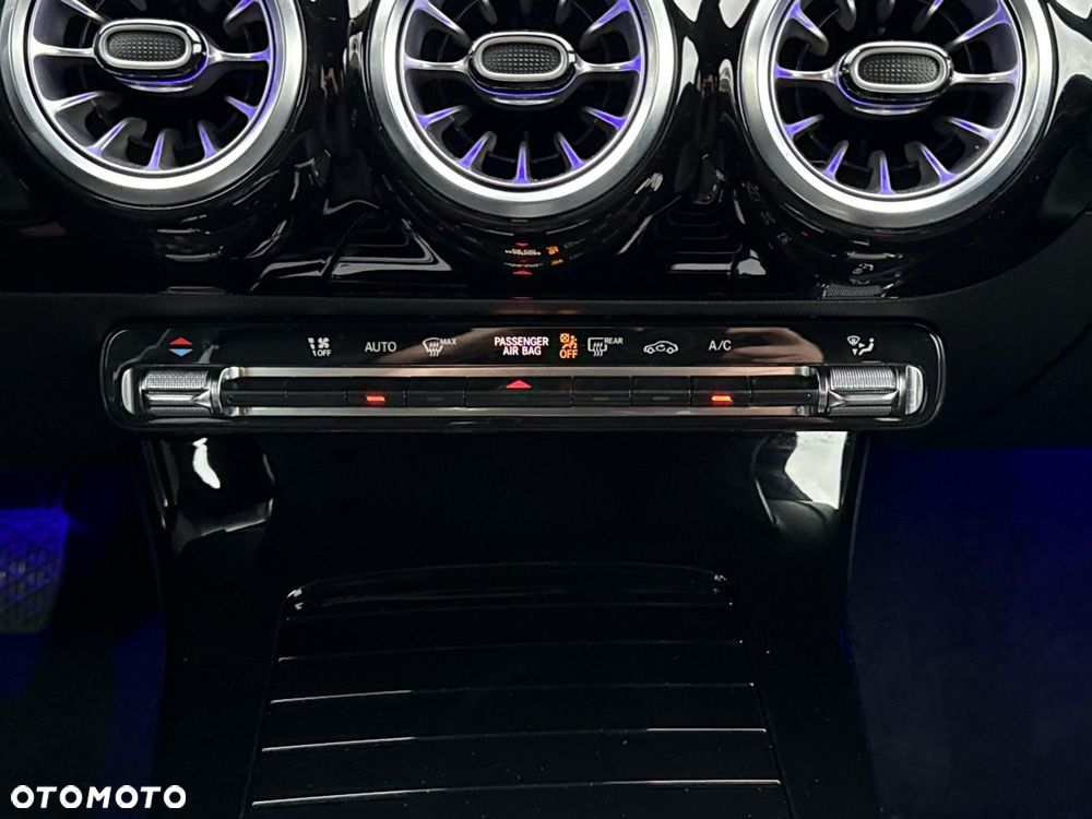 Mercedes-Benz CLA - 20