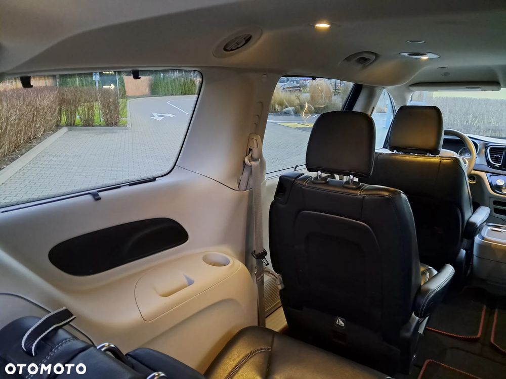 Chrysler Pacifica - 32