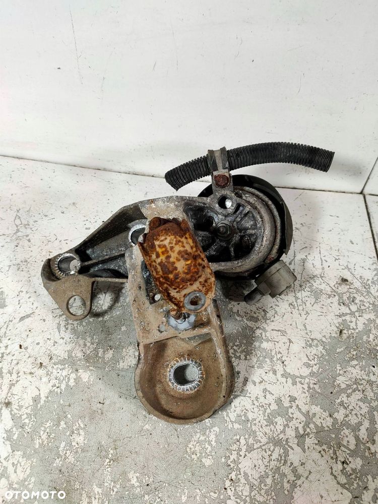 łapa silnika prawa audi a4 b7 2,0 2,7 3,0 tdi 8e0199352n - 2