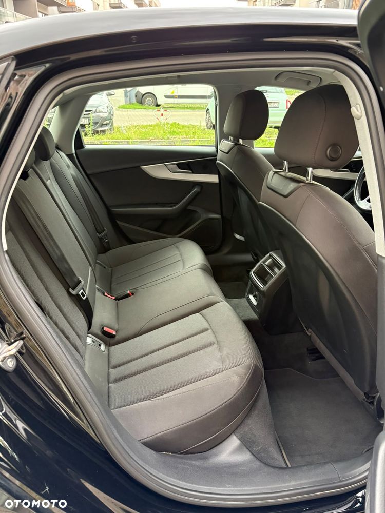 Audi A4 Limousine 35 TFSI - 22