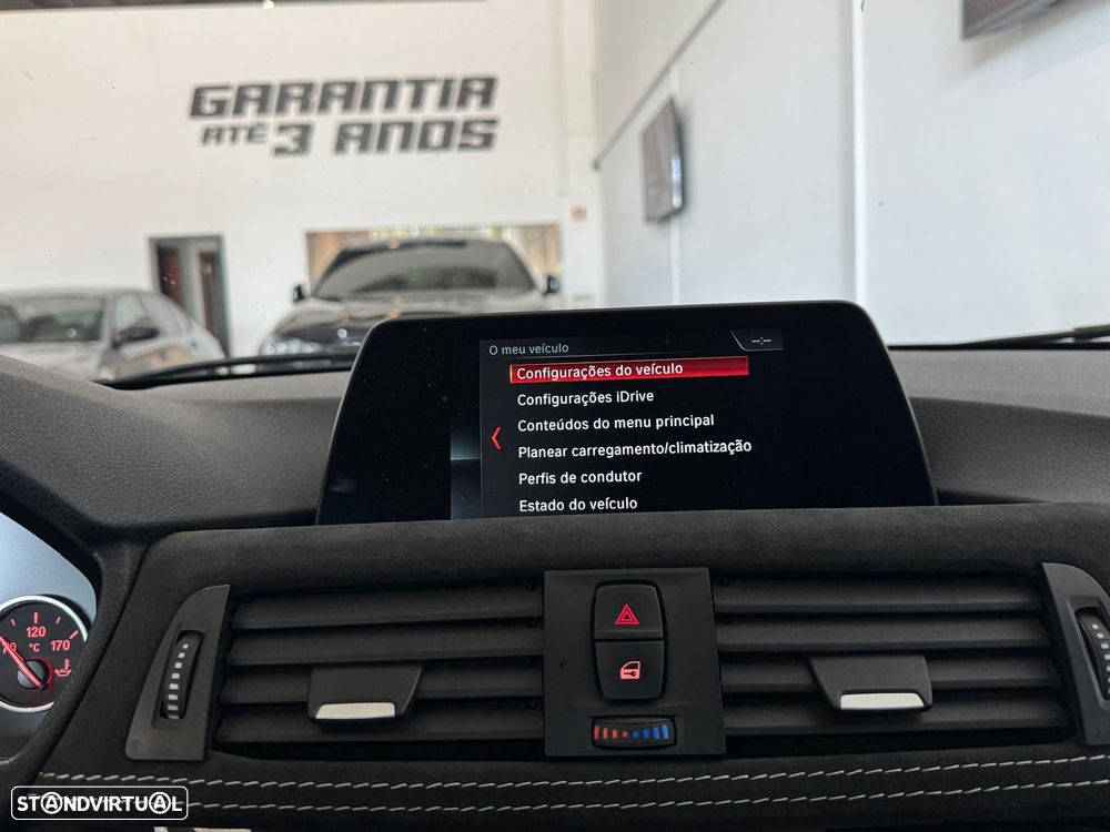 BMW 330 e iPerformance Pack M - 26