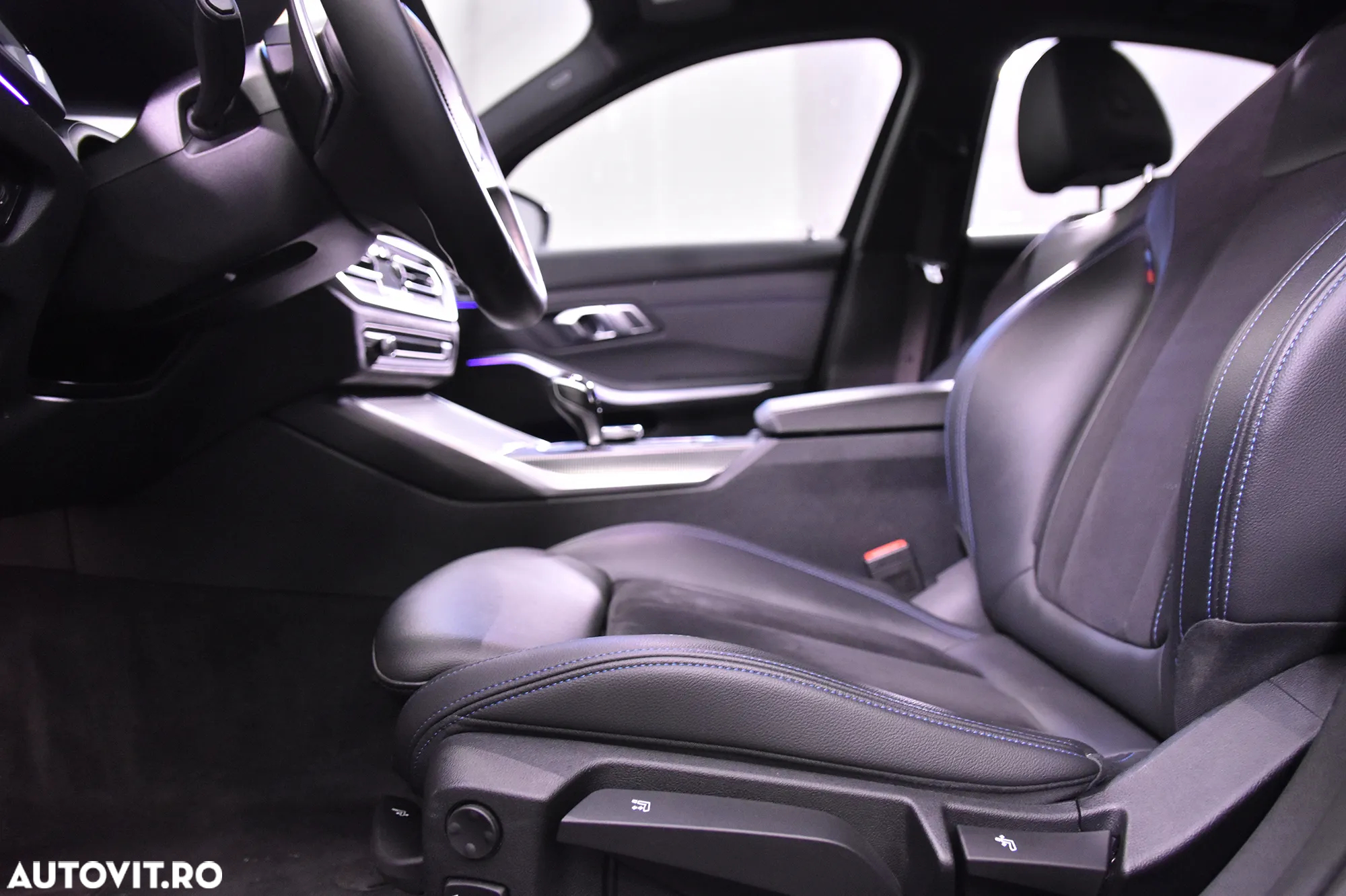 BMW Seria 3 330e Aut. M Sport - 25