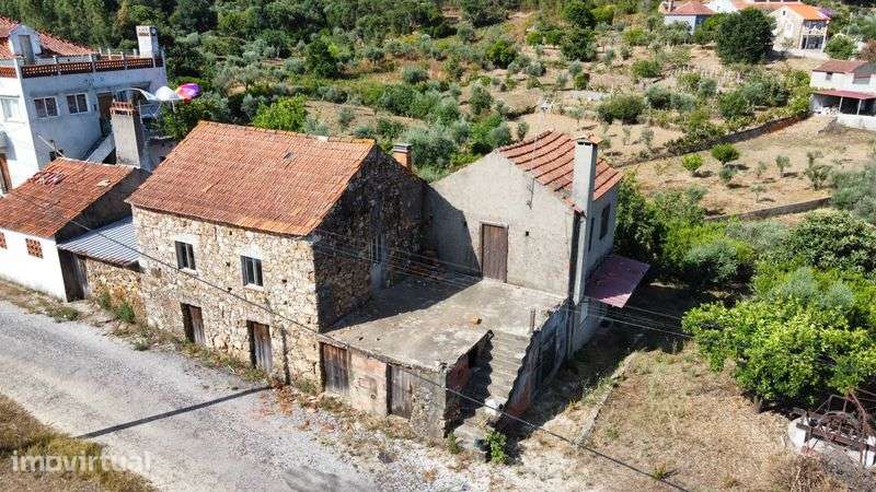 Prédios urbanos em Casal da Madalena - Grande imagem: 5/7