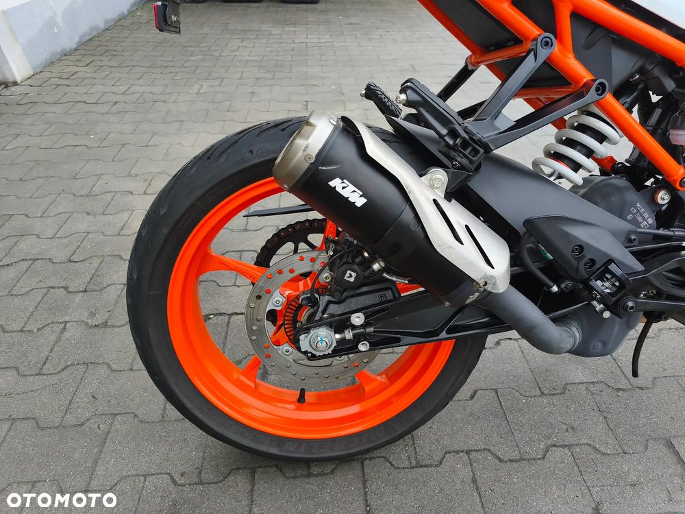 KTM RC 125 - 24