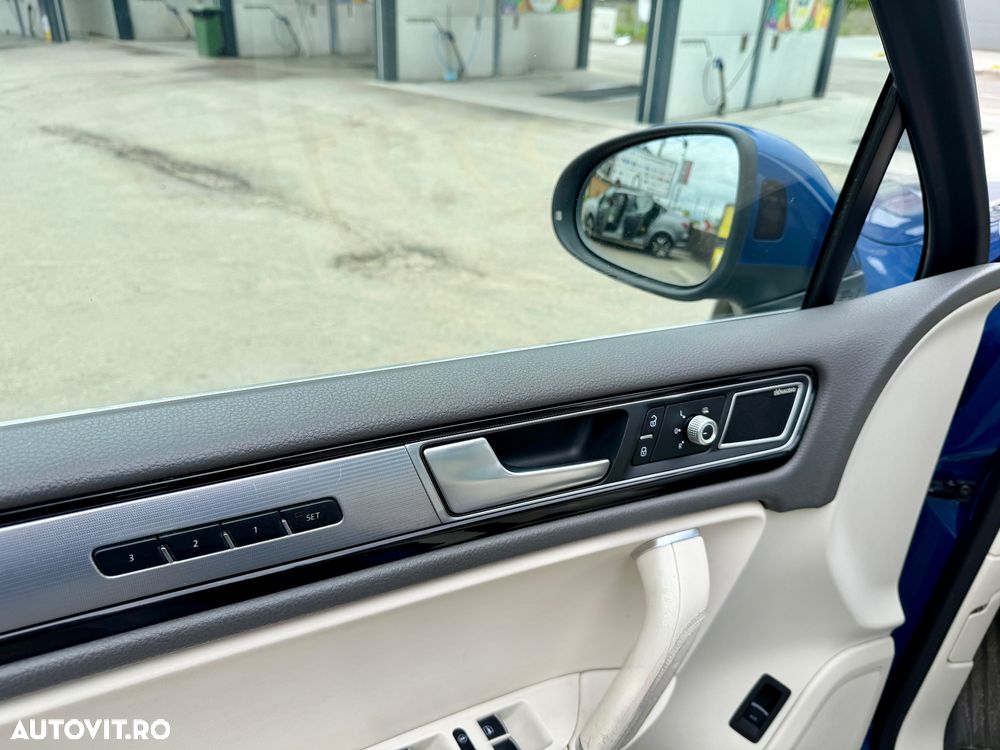 Volkswagen Touareg 3.0 V6 TDI SCR Blue Motion DPF Automatik Terrain Tech Executive Edition - 14