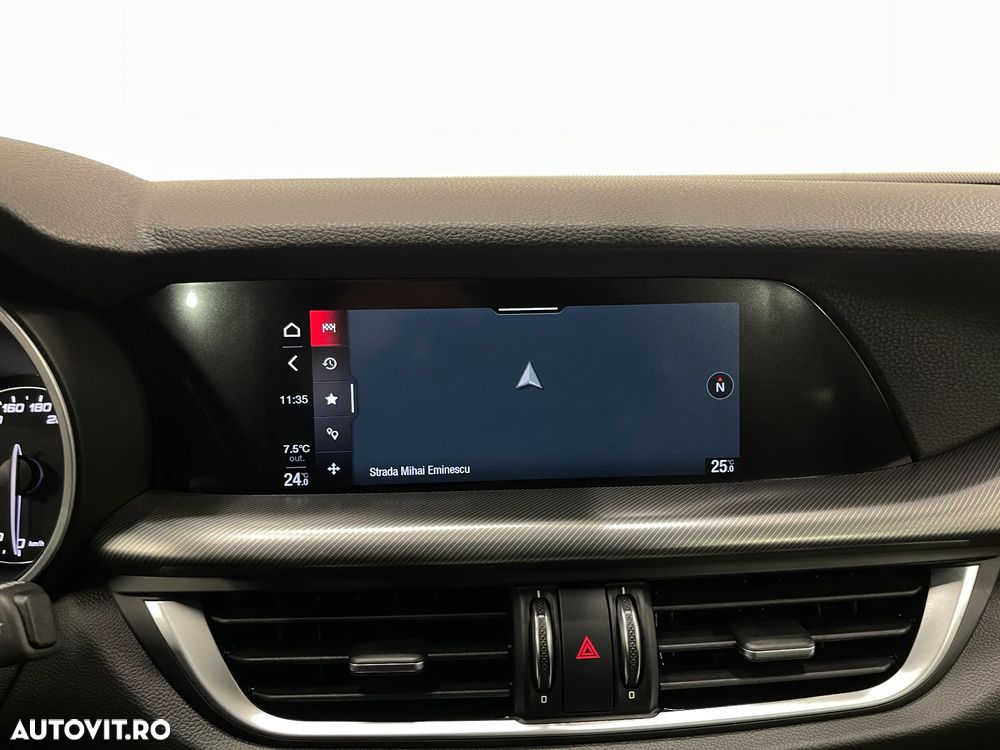 Alfa Romeo Stelvio - 14