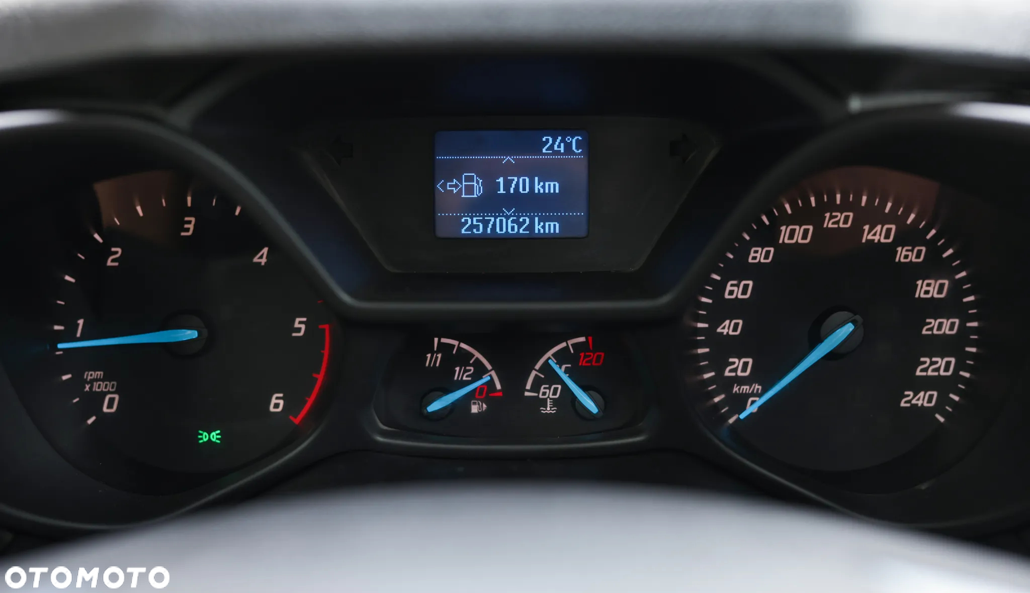 Ford Tourneo Connect - 13