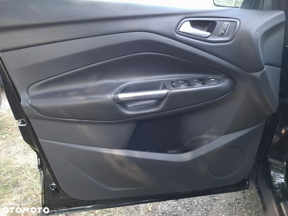 Ford Kuga 2.0 TDCi 2x4 Titanium - 21