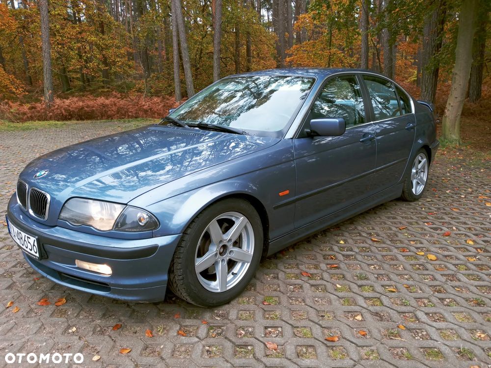 BMW Seria 3 328i - 3