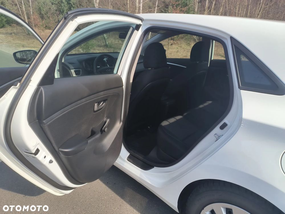 Hyundai i30 1.6 CRDi Classic - 11