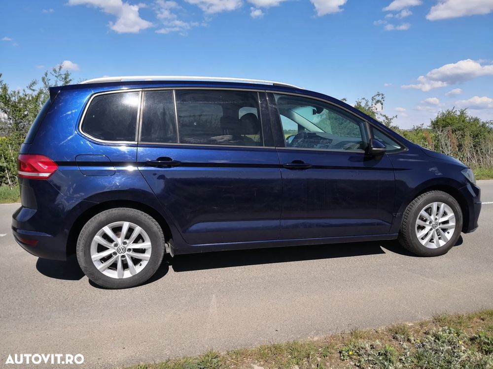 Volkswagen Touran 1.6 TDI Highline - 16