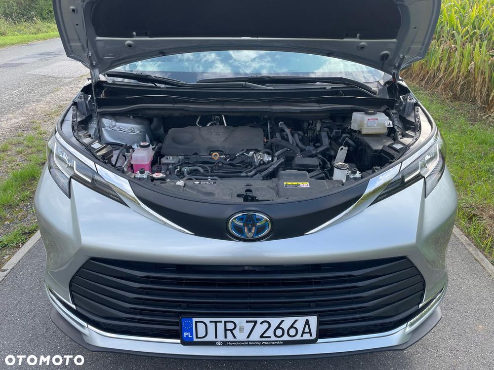 Toyota Sienna - 5