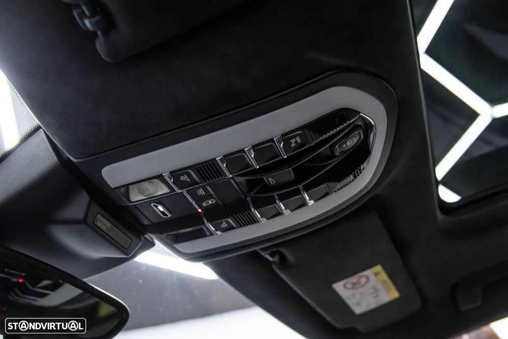 Porsche Macan Turbo PDK - 43