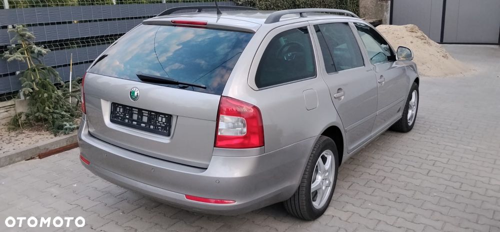 Skoda Octavia 1.6 TDI DPF Elegance - 3