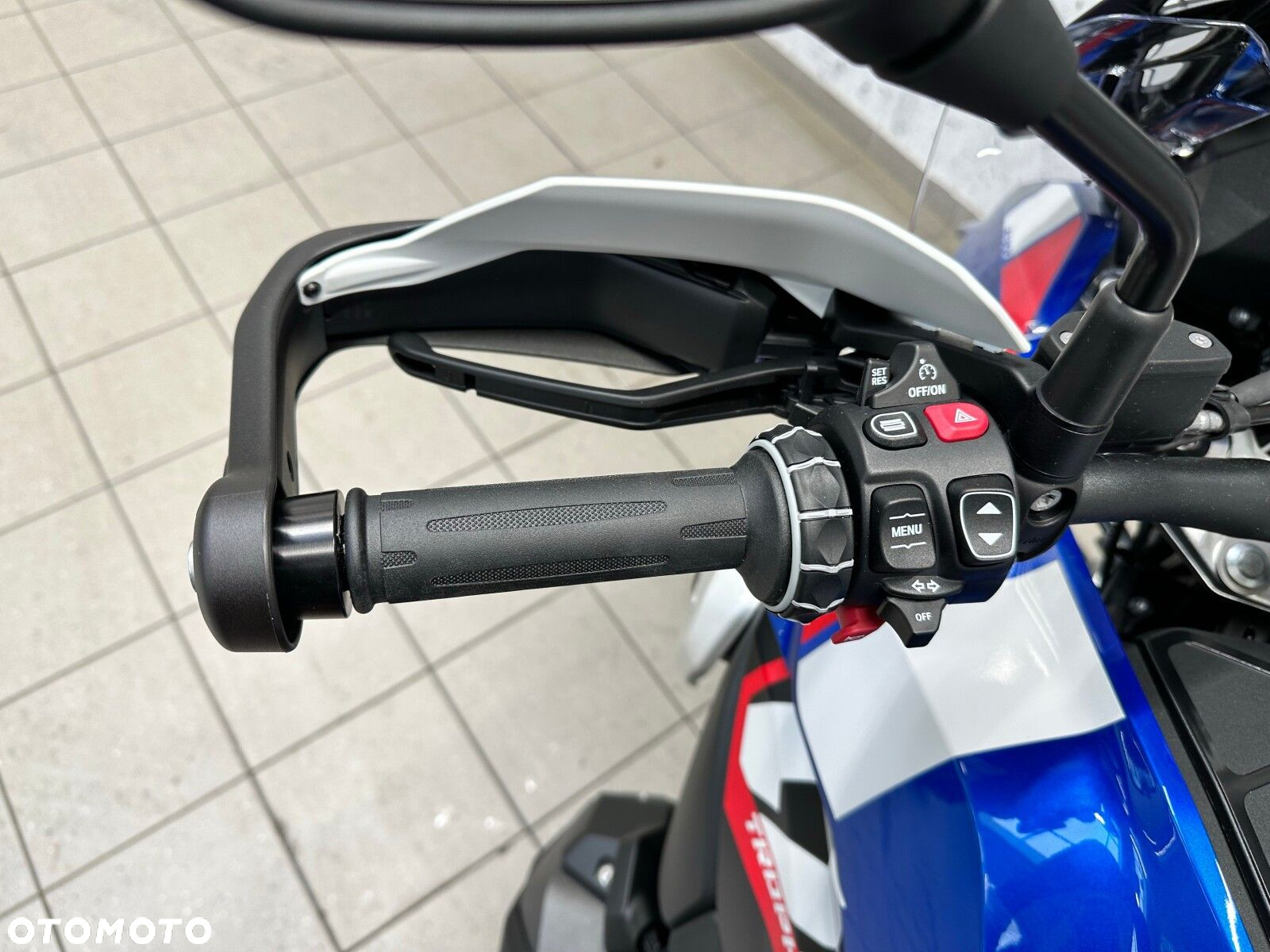BMW R - 9