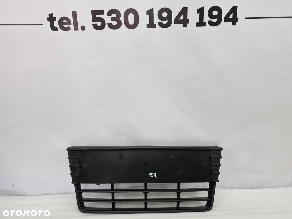 FORD FOCUS MK3 10- KRATKA ŚRODKOWA ZDERZAKA PRZEDNIEGO PRZÓD MATOWA , NR BM51-17K945A , NR AUKCJI KR107 - 1