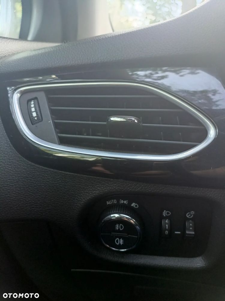 Opel Astra 1.6 CDTI Dynamic S&S - 22