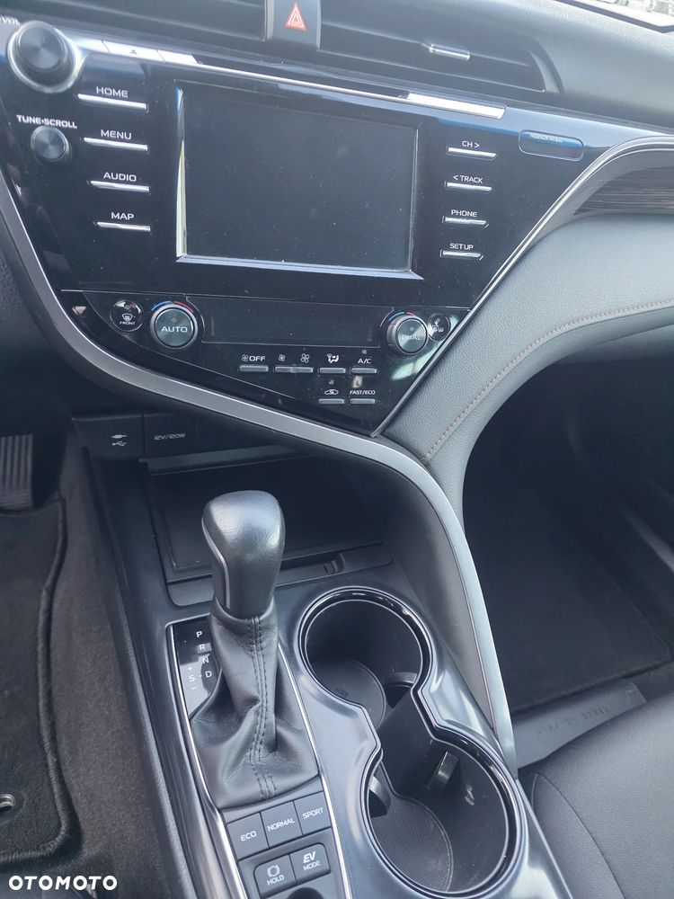 Toyota Camry - 20