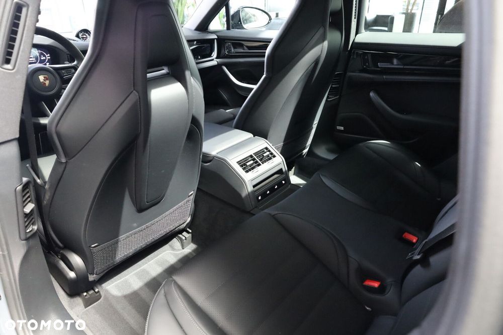 Porsche Panamera - 24