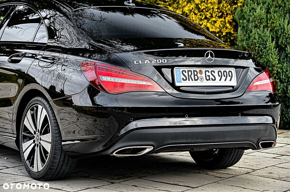 Mercedes-Benz CLA 200 7G-DCT Peak Edition - 17