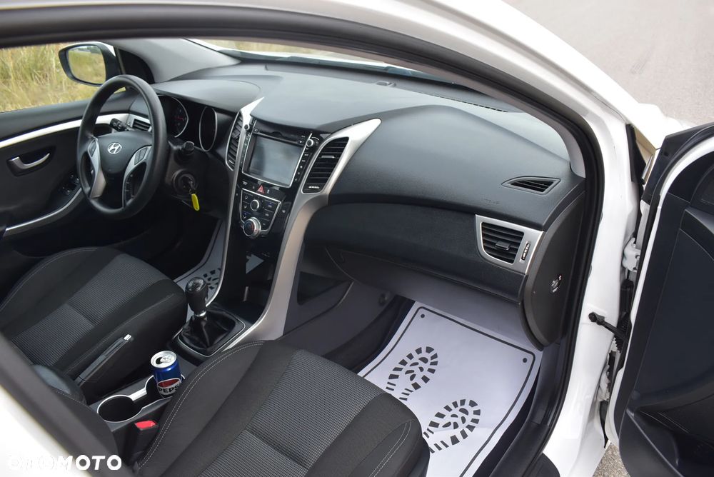 Hyundai i30 1.4 Fifa World Cup Edition - 24
