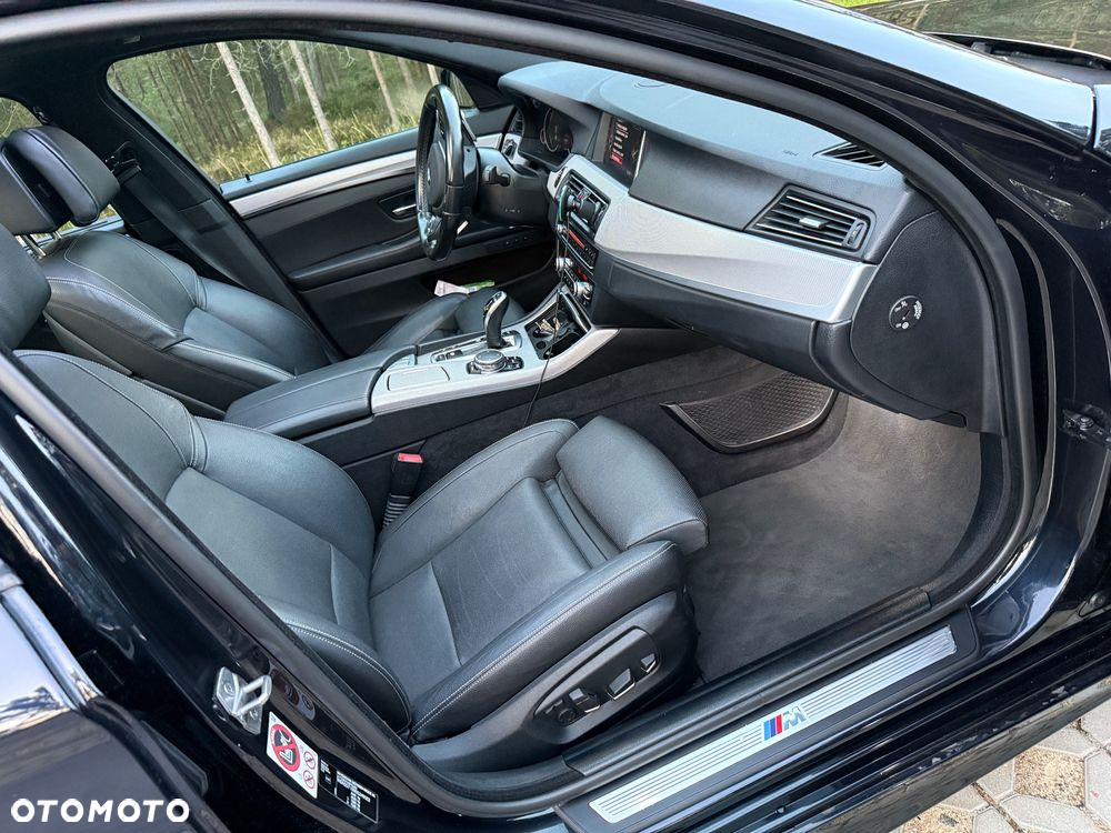 BMW Seria 5 535d xDrive - 28