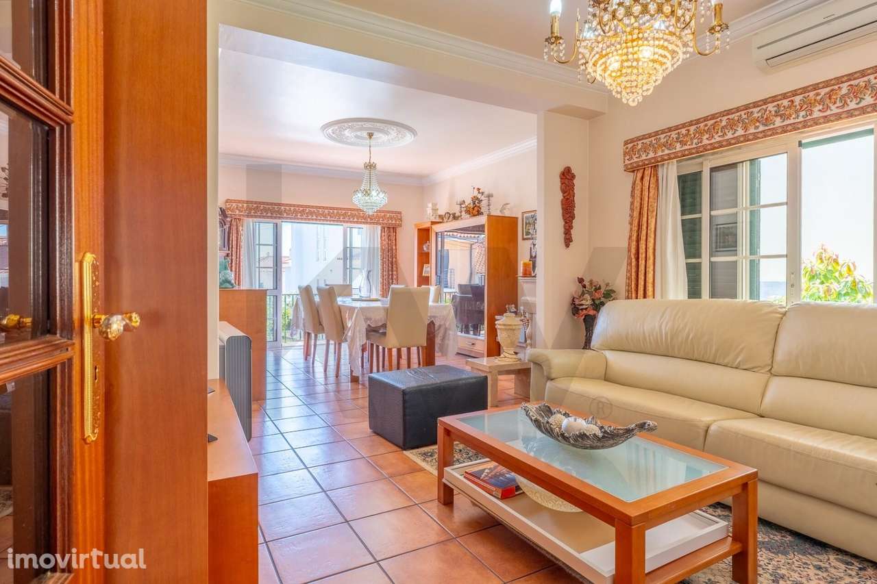 Moradia com Garagem, Terraços e Espaço Comercial – Santa Iria da Azóia - Grande imagem: 3/57