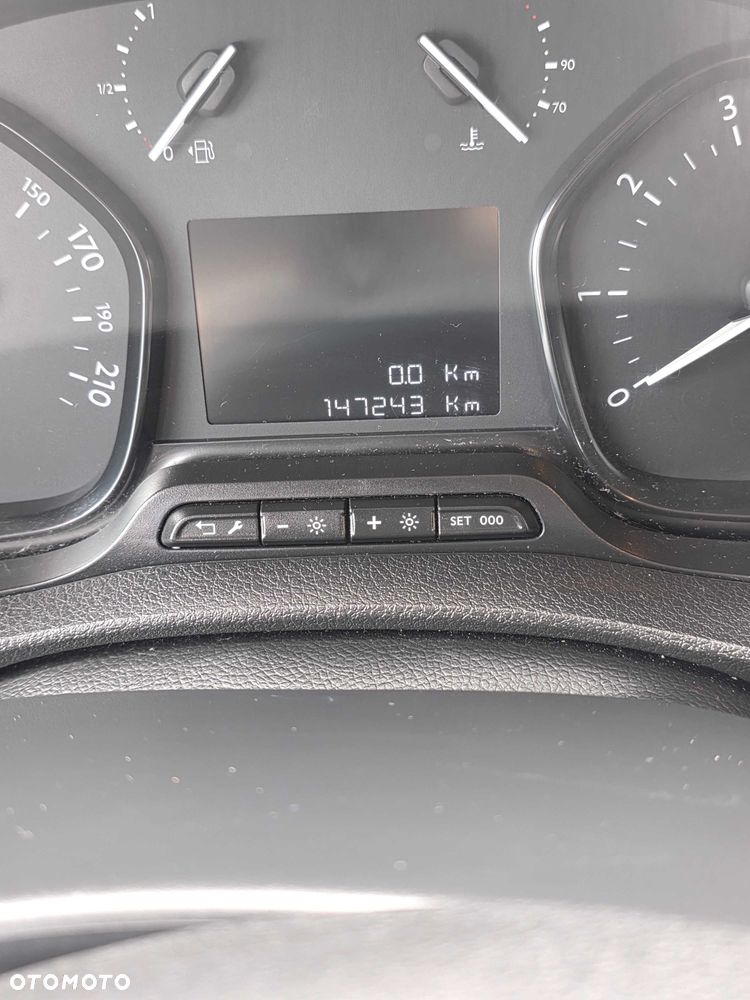 Opel Vivaro - 5