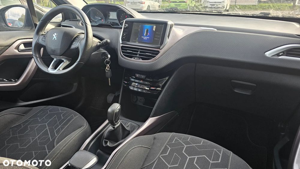 Peugeot 2008 1.6 e-HDi Style S&S - 9