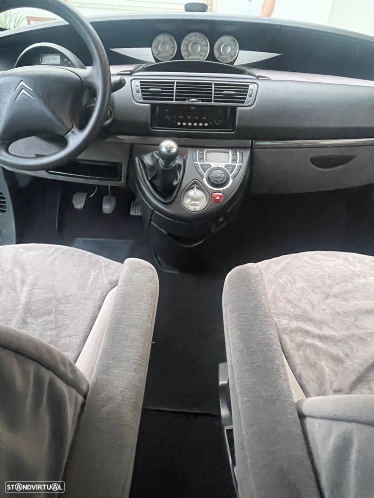 Citroën C8 - 10