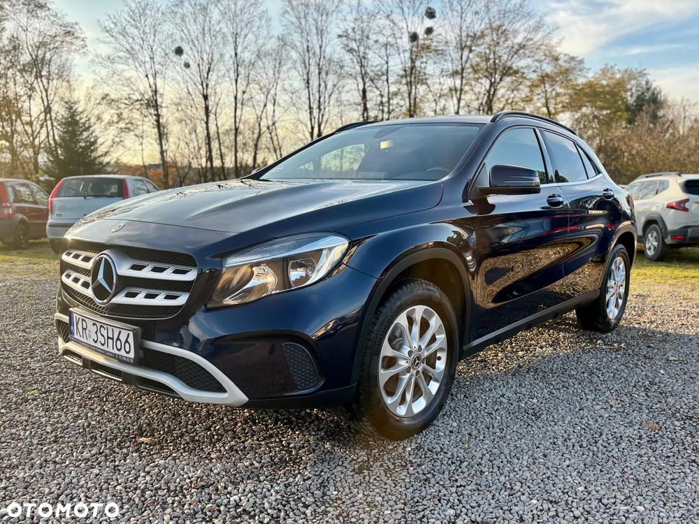 Mercedes-Benz GLA 180 7G-DCT - 8