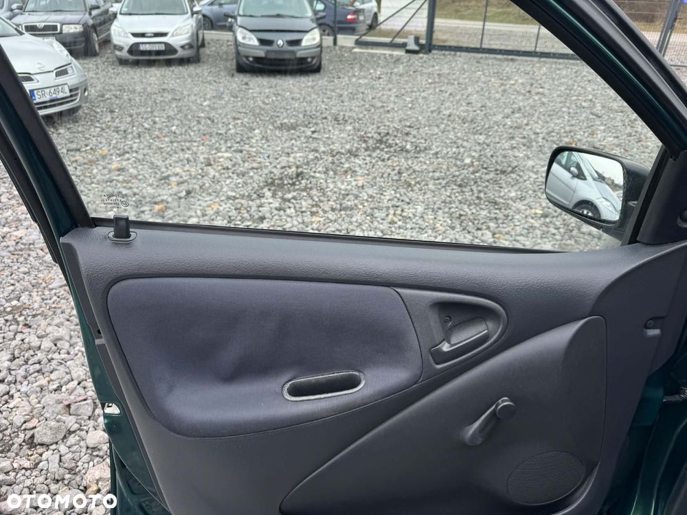 Toyota Yaris 1.0 Luna - 15