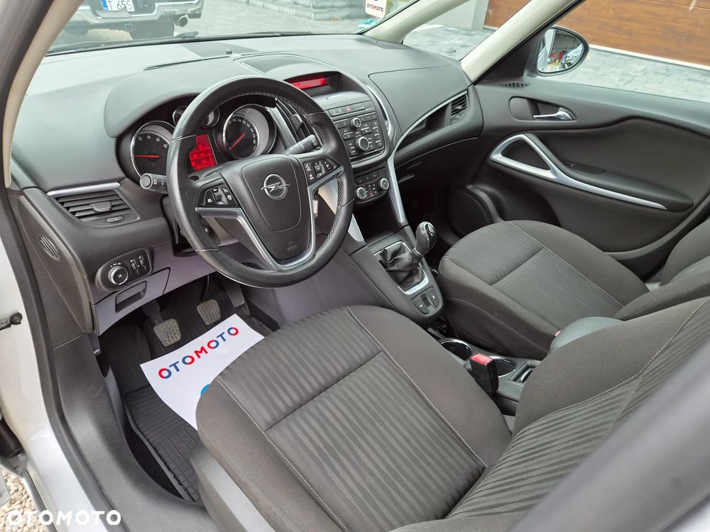 Opel Zafira - 16