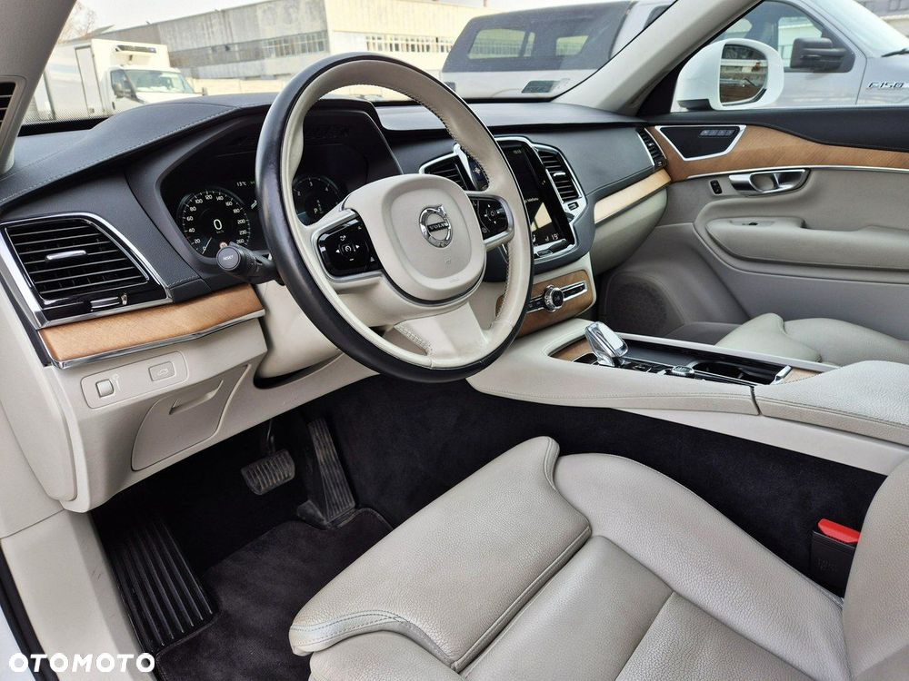 Volvo XC 90 - 11
