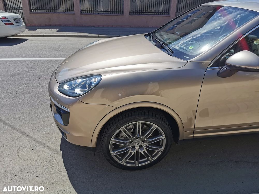 Porsche Cayenne 4.2 L S - 9