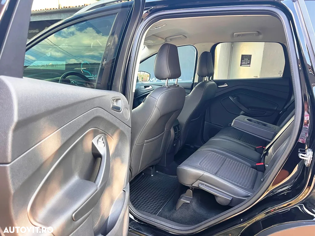 Ford Kuga 2.0 TDCi 4WD Powershift Titanium - 28