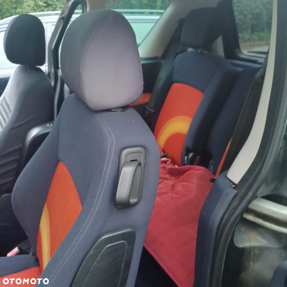 Peugeot 1007 - 25