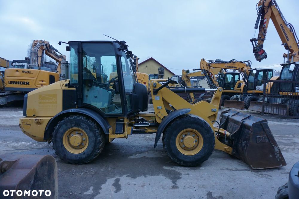 Caterpillar CAT 906 M - 3