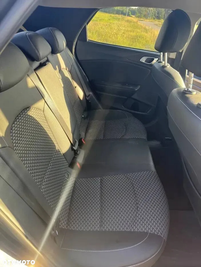 Kia XCeed - 10