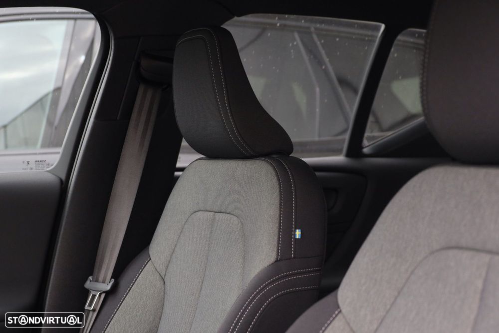 Volvo XC 40 2.0 B3 Plus Dark - 8