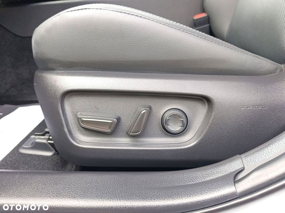 Toyota Camry - 26
