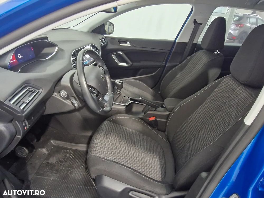 Peugeot 308 1.2 L PureTech Turbo S&S Allure - 15