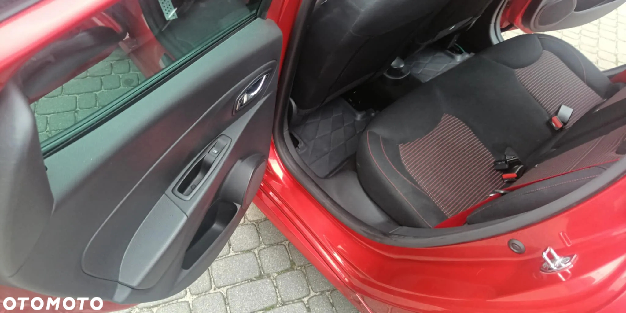 Renault Clio 1.6 Turbo R.S EDC Sport - 16