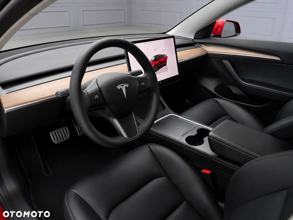 Tesla Model 3 - 4