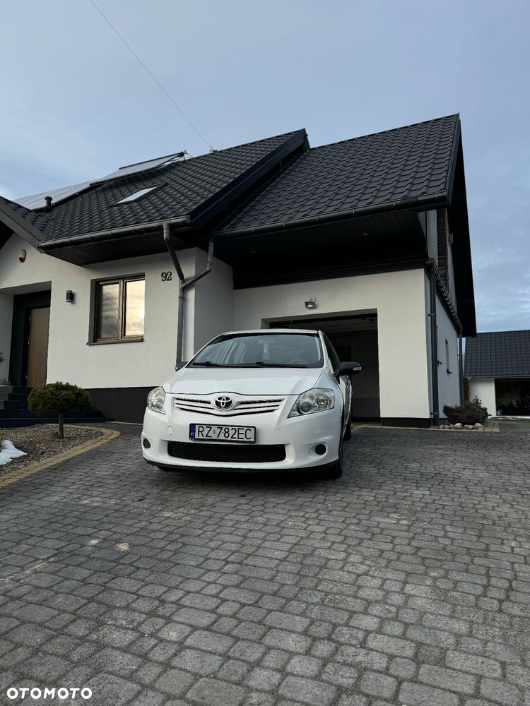 Toyota Auris 1.4 D-4D 2010 - 1