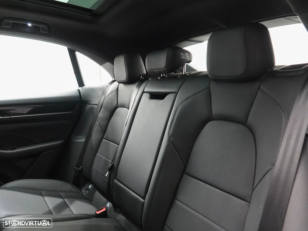 Porsche Macan Electric 4S - 38