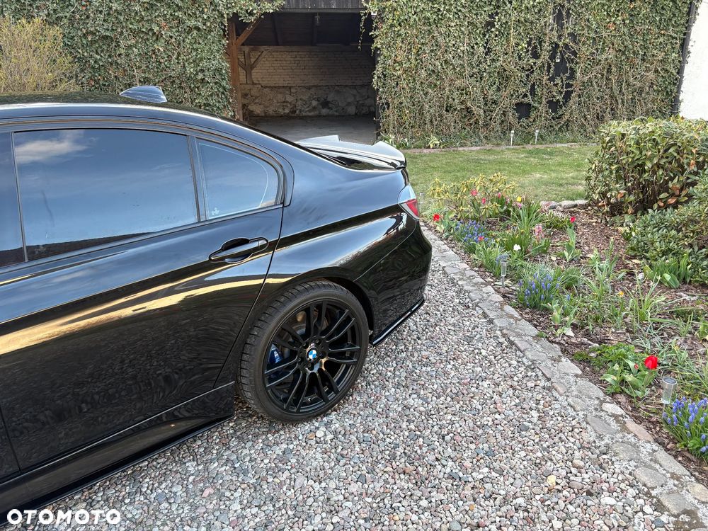 BMW Seria 3 335i Sport-Aut Luxury Line - 23