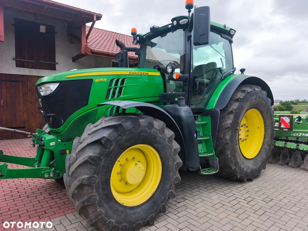 John Deere 6175R - 1